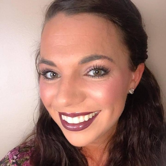 Meet your Posher, Ashley - Picture 1 of 1